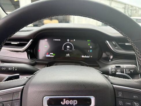 Used 2024 Jeep Grand Cherokee Limited 4xe AWD/4WD image 18