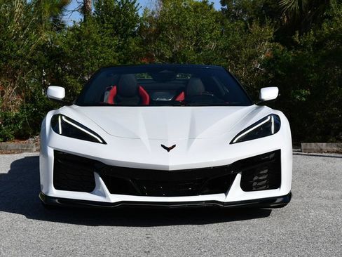 Used 2024 Chevrolet Corvette E-Ray Convertible w/ 3LZ AWD/4WD image 57