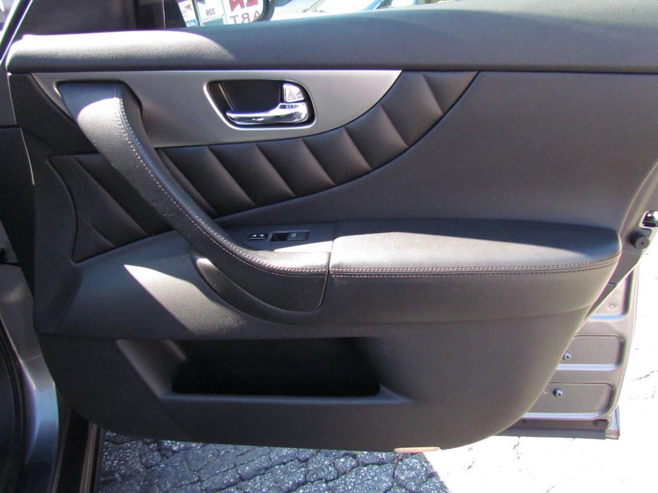 Used 2012 INFINITI FX35 AWD w/ Premium Pkg image 19