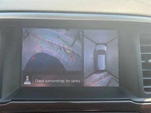 Used 2015 Nissan Pathfinder Platinum FWD image 17
