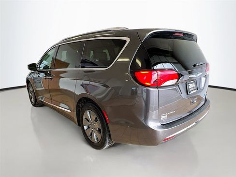 Used 2019 Chrysler Pacifica Limited w/ Advanced Safetytec Group image 37