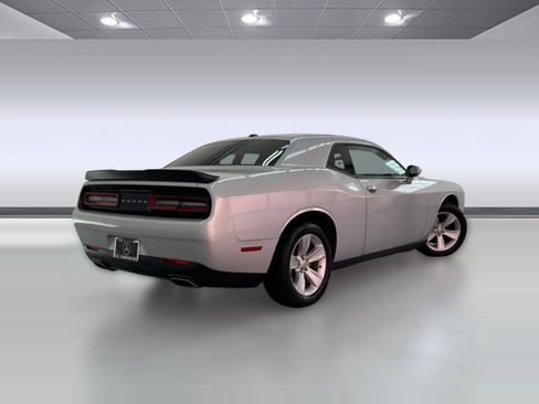 Used 2023 Dodge Challenger SXT RWD image 8