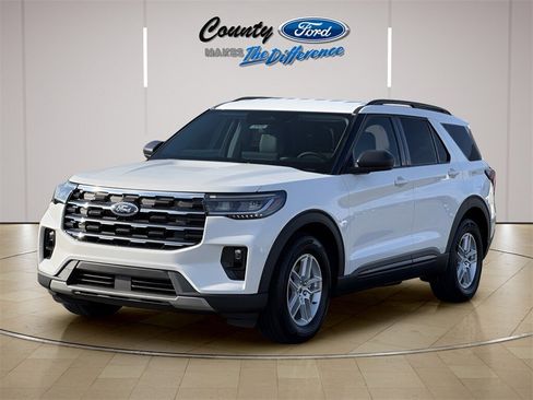 New 2026 Ford Explorer Active image 2