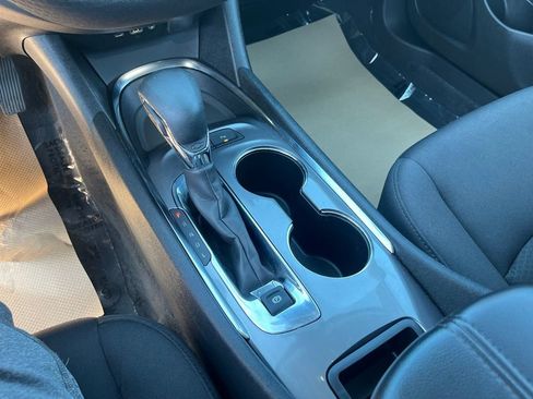 Used 2025 Chevrolet Malibu LT FWD image 19