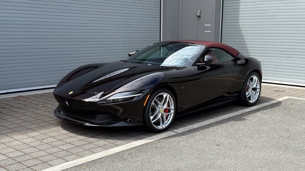 Used 2026 Ferrari Roma Spider RWD image 20