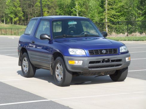 Used 1998 Toyota RAV4 2WD 2-Door image 4