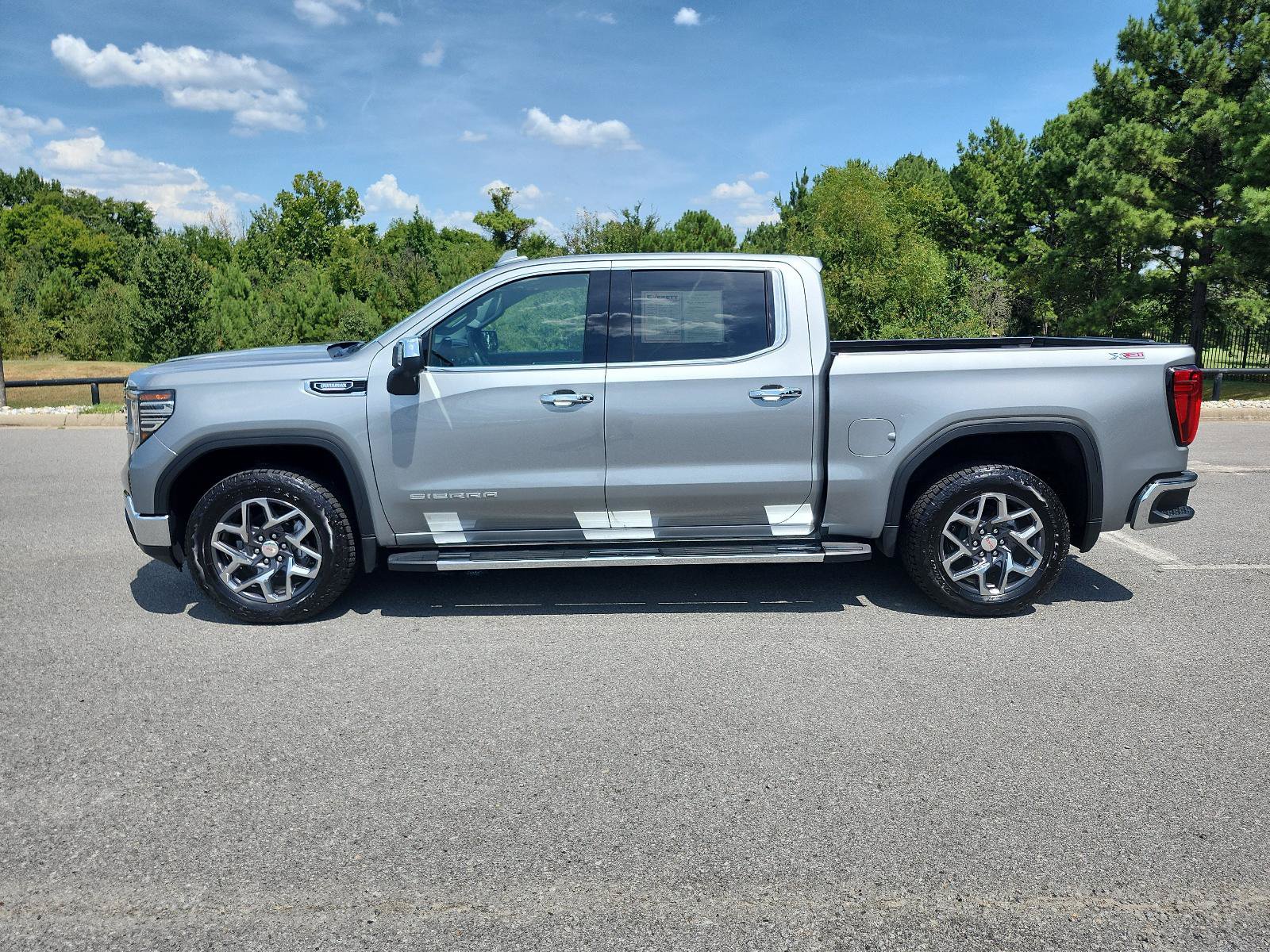 Used 2026 GMC Sierra 1500 SLT w/ SLT Premium Package AWD/4WD image 2