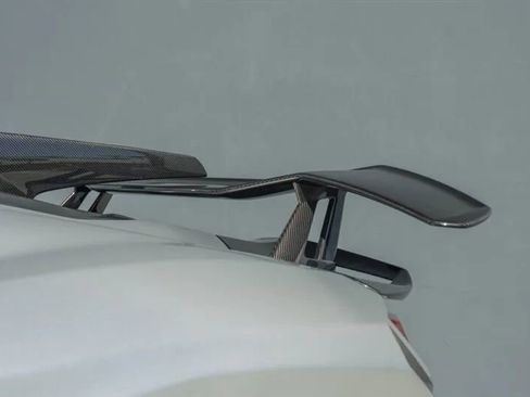 Used 2024 Lamborghini Revuelto image 29