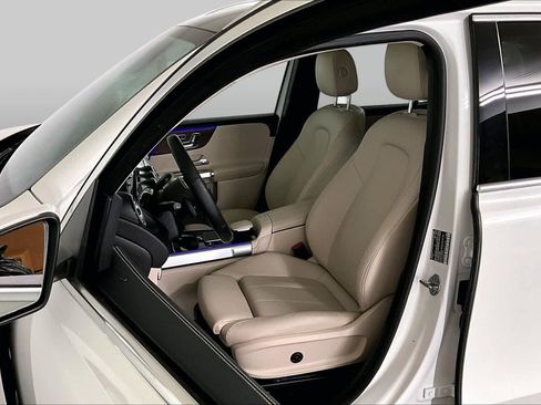 Certified 2022 Mercedes-Benz GLB 250 4MATIC image 9