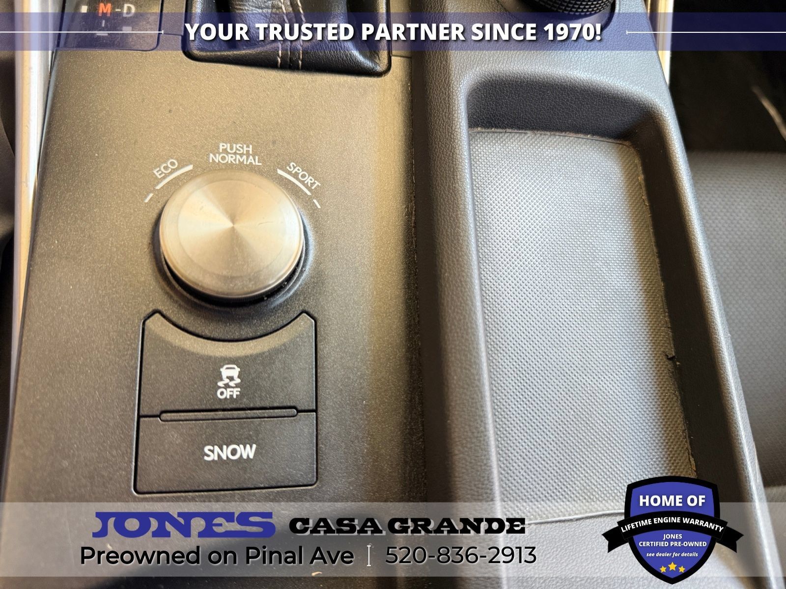 Used 2017 Lexus IS 200t RWD image 19