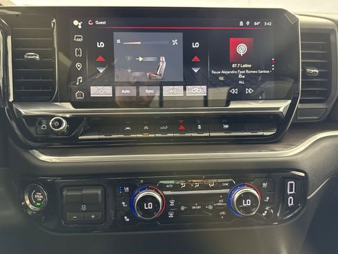 New 2026 GMC Sierra 1500 SLT image 21