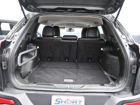 Used 2017 Jeep Cherokee Trailhawk AWD/4WD image 26
