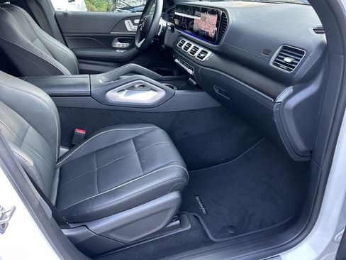 Certified 2025 Mercedes-Benz GLS 580 4MATIC image 52