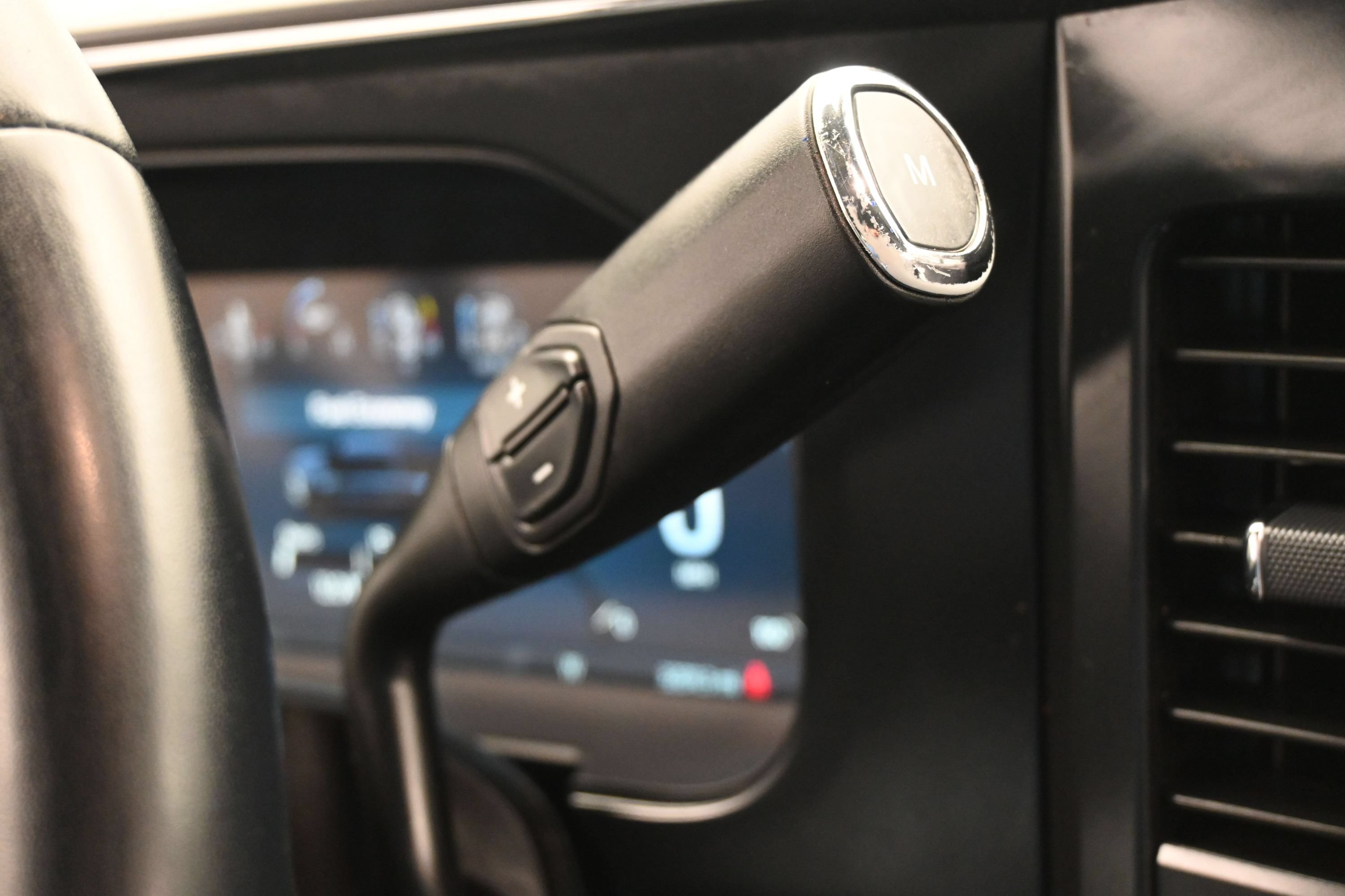 Used 2024 Ford F350 Lariat w/ FX4 Off-Road Package AWD/4WD image 18