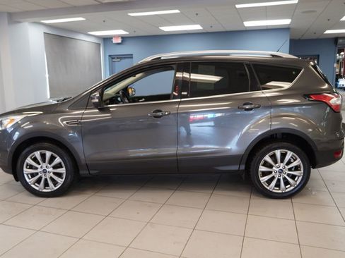 Used 2018 Ford Escape Titanium AWD/4WD image 2
