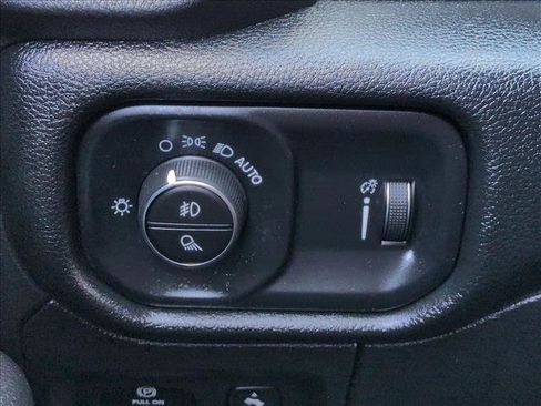 Used 2022 RAM 1500 Big Horn AWD/4WD image 17