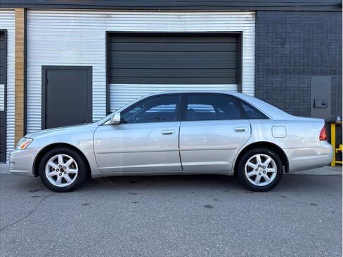 Used 2002 Toyota Avalon XLS image 7