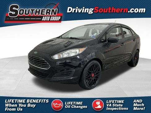 Used 2018 Ford Fiesta SE image 1