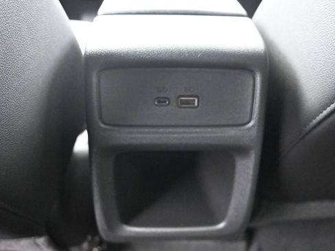 Used 2025 Chevrolet Trax LT w/ Sunroof Package image 23