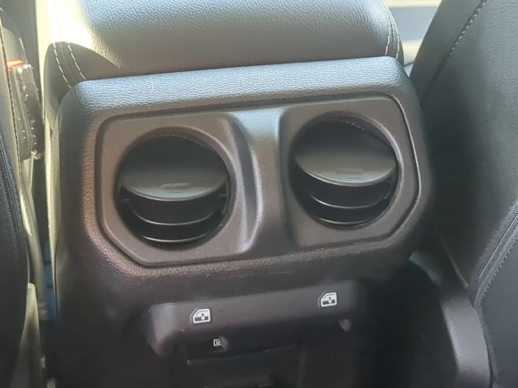 Used 2022 Jeep Wrangler Unlimited Sahara w/ LED Lighting Group AWD/4WD image 24