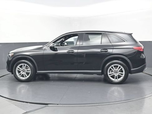 Used 2023 Mercedes-Benz GLC 300 4MATIC w/ Exclusive Trim Package image 8
