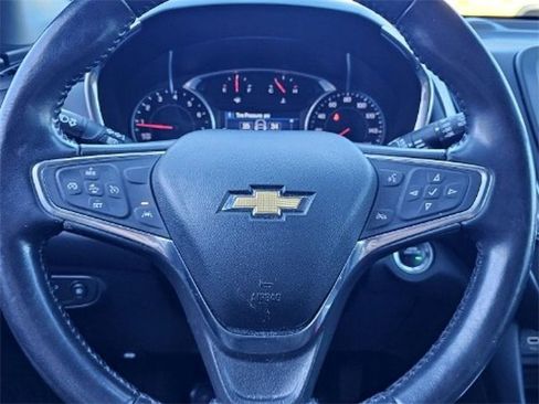 Used 2021 Chevrolet Equinox LT image 36