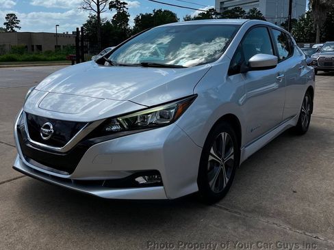 Used 2019 Nissan Leaf SV Plus w/ SV Plus Technology Package FWD image 12