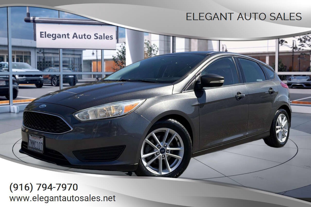 Used 2015 Ford Focus SE FWD image 1