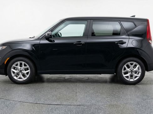 Used 2025 Kia Soul LX w/ LX Technology Package FWD image 5