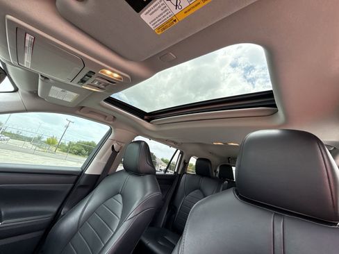 Certified 2021 Toyota Highlander XLE FWD image 16