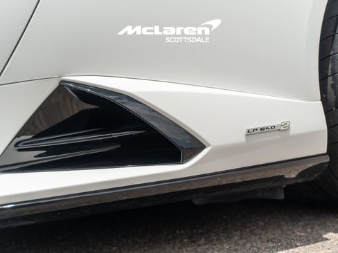 Used 2024 Lamborghini Huracan Tecnica RWD image 22