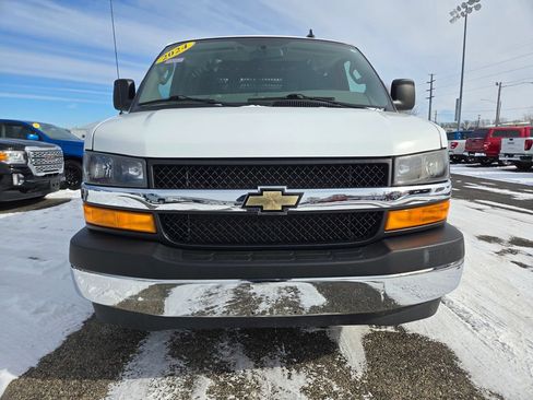 Used 2024 Chevrolet Express 2500 w/ Driver Convenience Package RWD image 31