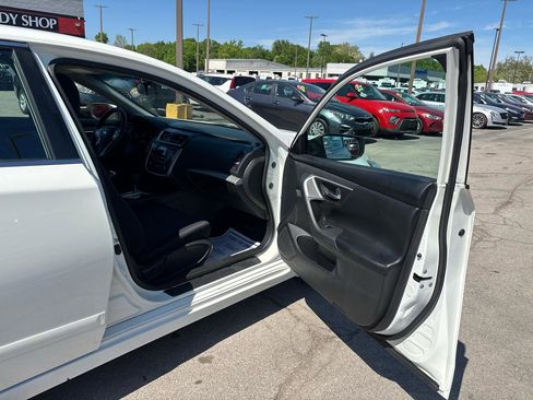 Used 2018 Nissan Altima 2.5 S w/ S Convenience Package image 9