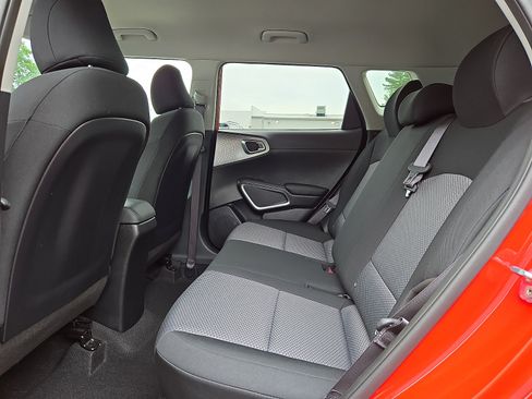 Used 2023 Kia Soul LX w/ LX Technology Package FWD image 10