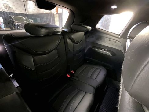 Used 2024 Cadillac XT6 Sport w/ Platinum Package AWD/4WD image 35