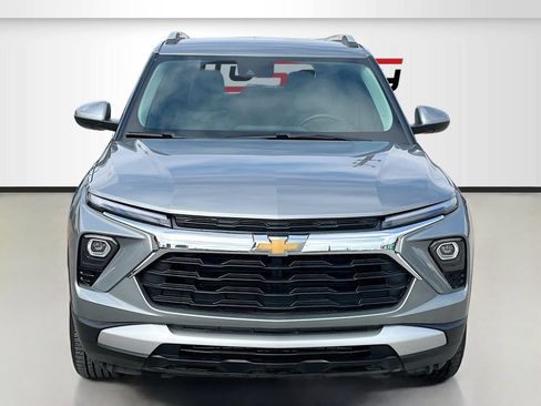 Used 2024 Chevrolet TrailBlazer LT w/ Convenience Package FWD image 2
