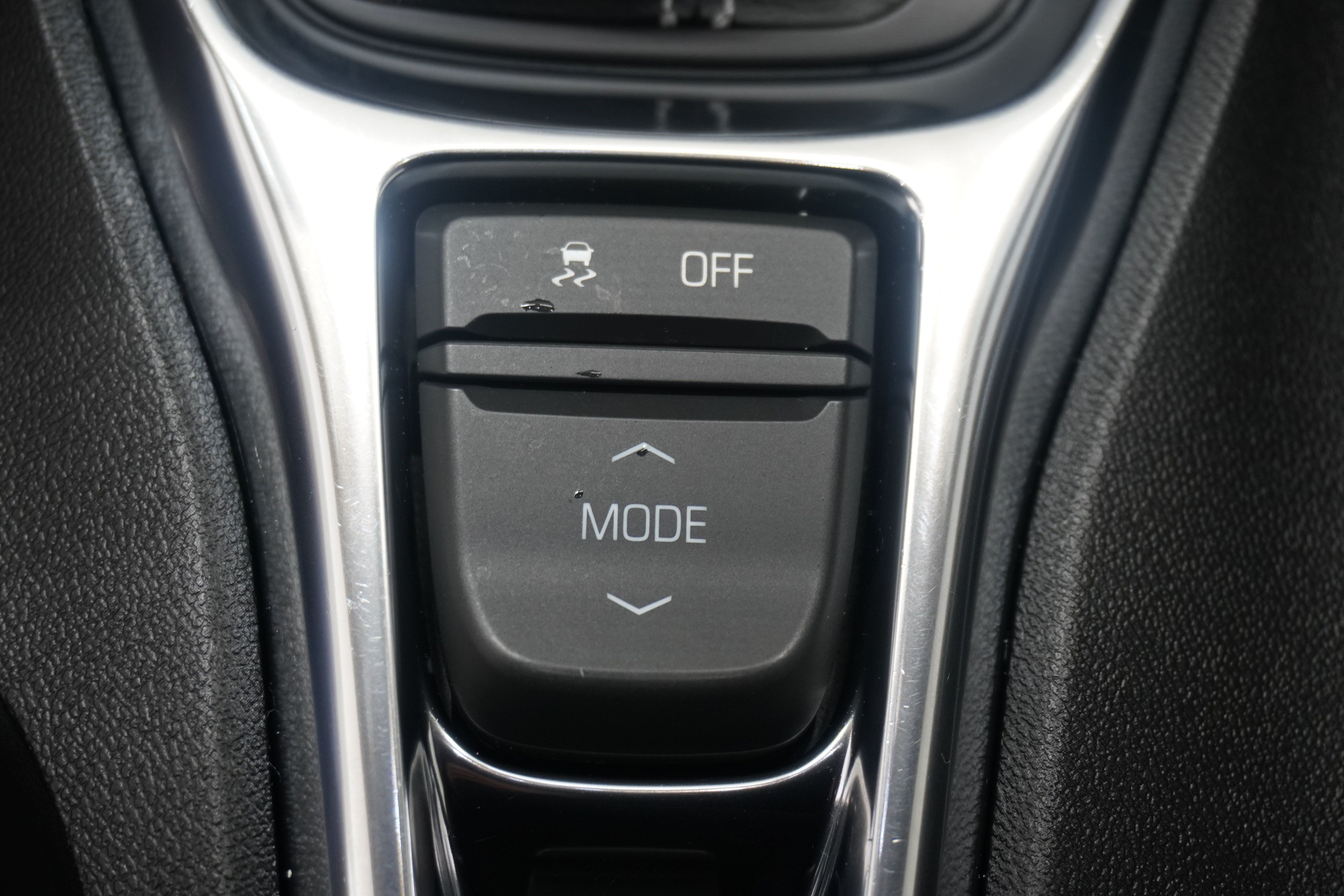 Used 2020 Chevrolet Camaro LT w/ RS Package RWD image 22