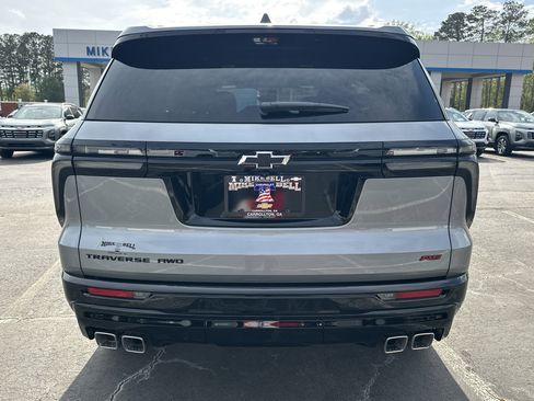 New 2026 Chevrolet Traverse RS w/ LPO, Floor Liner Package AWD/4WD image 8