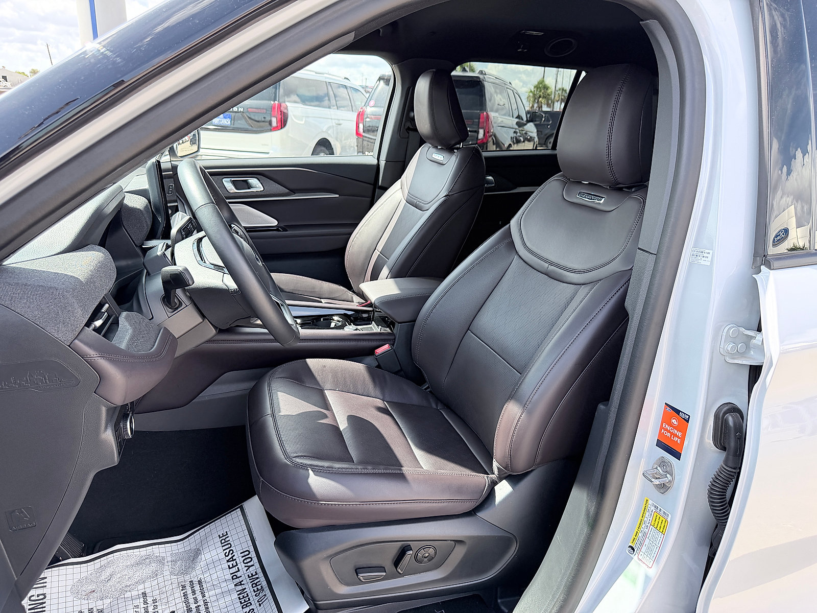 Used 2026 Ford Explorer Platinum RWD image 22