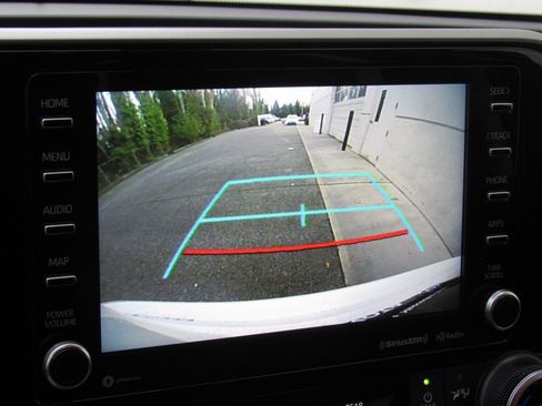 Certified 2021 Toyota Highlander XLE image 38