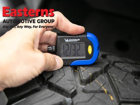 Used 2017 Jeep Wrangler Unlimited Sahara w/ Dual Top Group AWD/4WD image 28