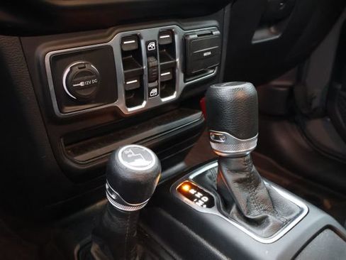 Used 2023 Jeep Gladiator Sport AWD/4WD image 13