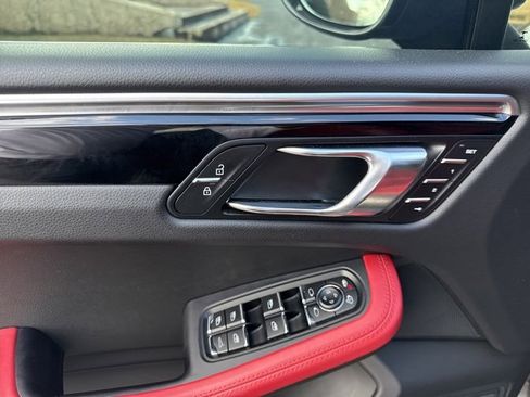 Used 2021 Porsche Macan GTS image 32