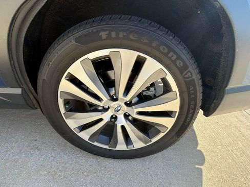 Used 2022 Subaru Ascent Limited image 9