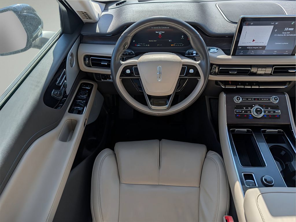 Used 2023 Lincoln Aviator Reserve w/ Equipment Group 201A RWD image 13