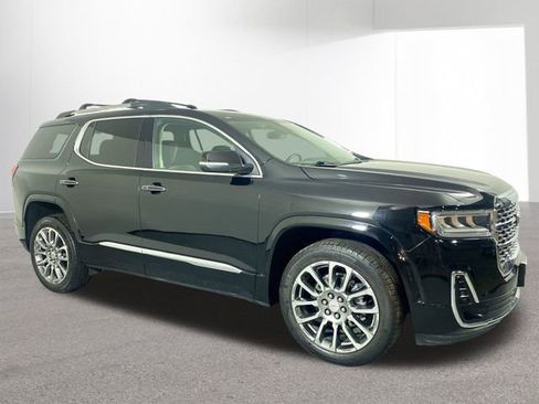 Used 2023 GMC Acadia Denali image 3