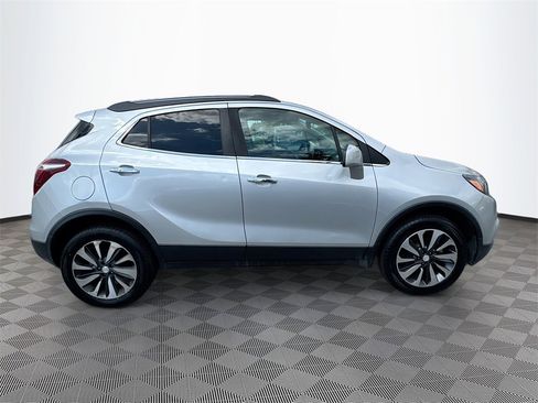 Used 2021 Buick Encore Preferred image 4