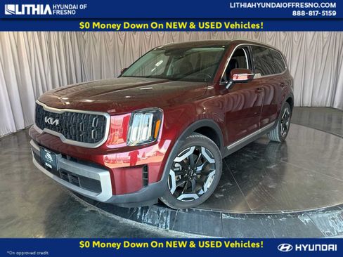 Used 2023 Kia Telluride EX w/ EX Captain's Chair Package FWD image 1