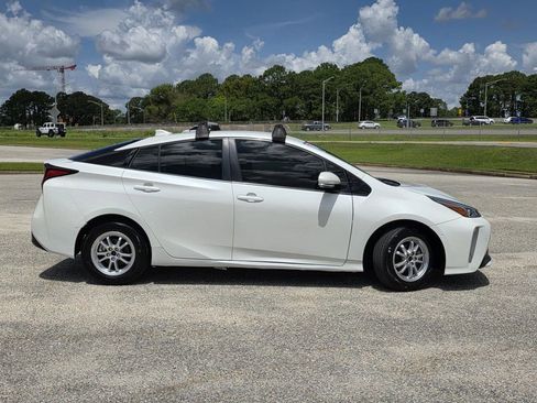 Used 2019 Toyota Prius XLE image 32
