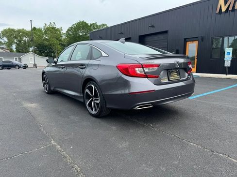 Used 2019 Honda Accord Sport image 2